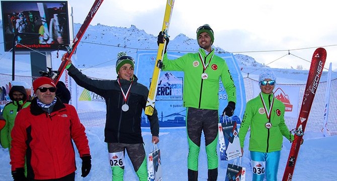 Dağ Kayağı Şampiyonası Erciyes'te yapıldı