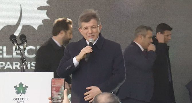 Ahmet Davutoğlu partisinin İstanbul İl Başkanlığı'nın açılışını yaptı