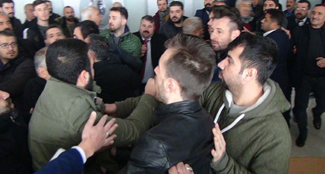 Şanlıurfa'da CHP kongresinde arbede çıktı