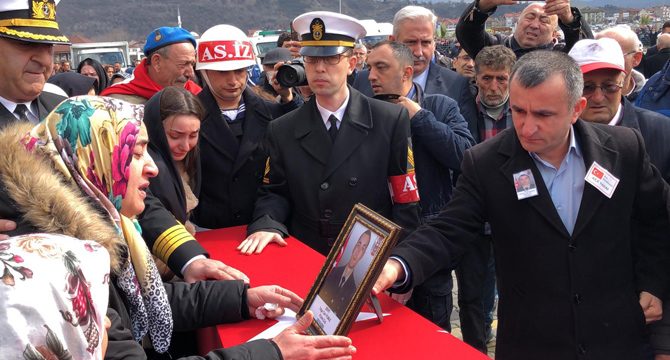 İdlib şehidi Tolga Can Yılmaz'ı 5 bin kişi uğurladı