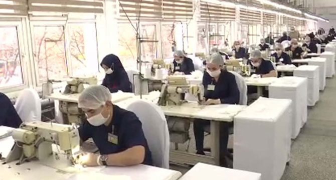 Bakan Akar'ın talimatı sonrası, bakanlığa bağlı fabrikalarda maske üretimi arttı