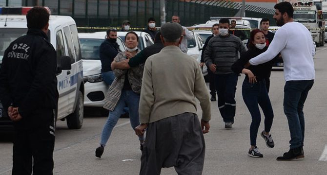 Adana'da kaza; anne ve kızı ile 1 kişi öldü, 2 kardeş yaralandı