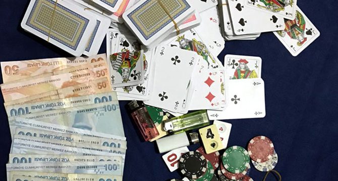 Villada kumar oynarken yakalananlara sosyal mesafe ihlalinden de ceza