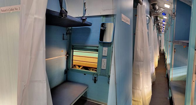 Hindistan'da tren vagonları karantina hastaneye çevrildi