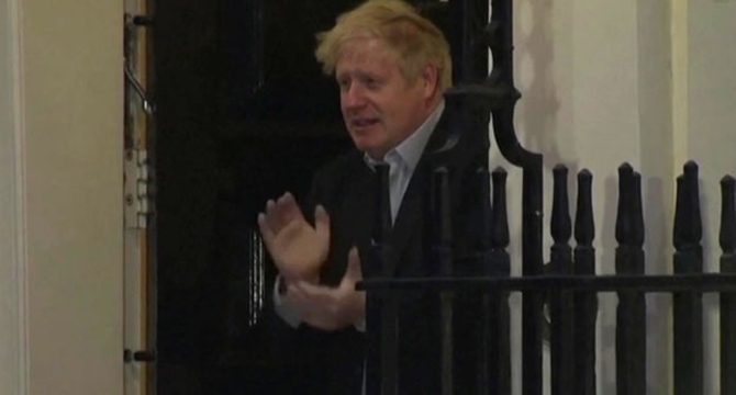 Karantina altında olan Boris Johnson ilk kez görüntülendi