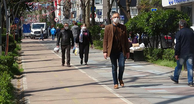 Kocaeli'de yasak kalktı, cadde ve sokaklar doldu