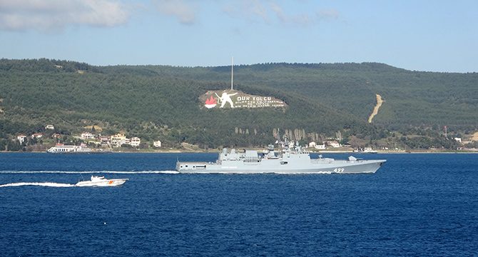 Rus savaş gemileri, Çanakkale Boğazı'ndan geçti