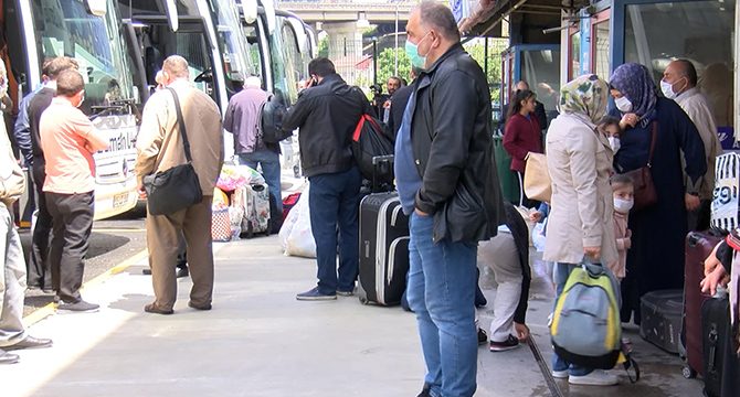 Seyahat izni verilen 65 yaş üstü vatandaşların yolculuğu sürüyor