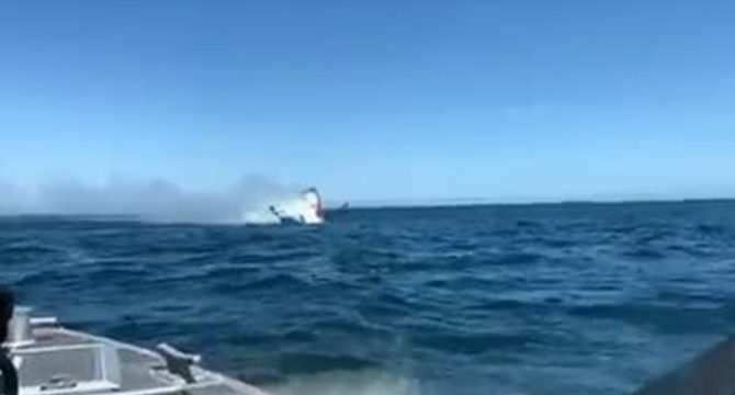 ABD'de yanan küçük tekne böyle battı