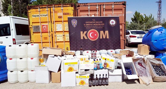 Gaziantep'te 1,5 ton sahte içki ele geçirildi