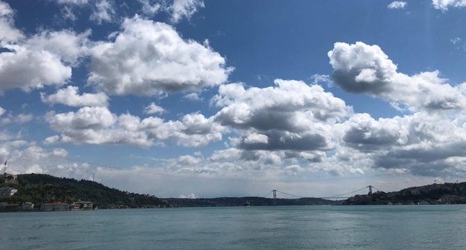 İstanbul Boğazı'nda bulutlardan görsel şölen