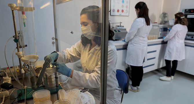 Tıbbi ve bez maske testinde üç kritere dikkat ediliyor 