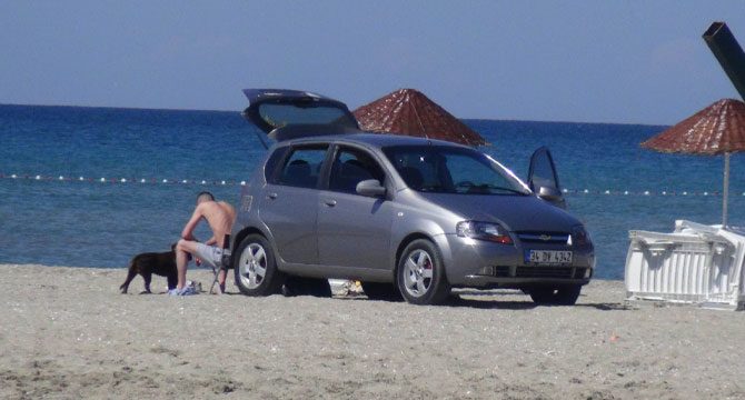 Silivri'de yasağa rağmen denize girdiler