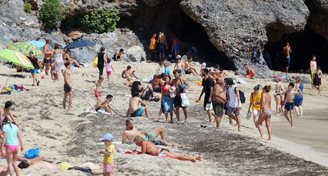 Alanyalı turizmci, ağustosta hareketliliğin artmasını bekliyor