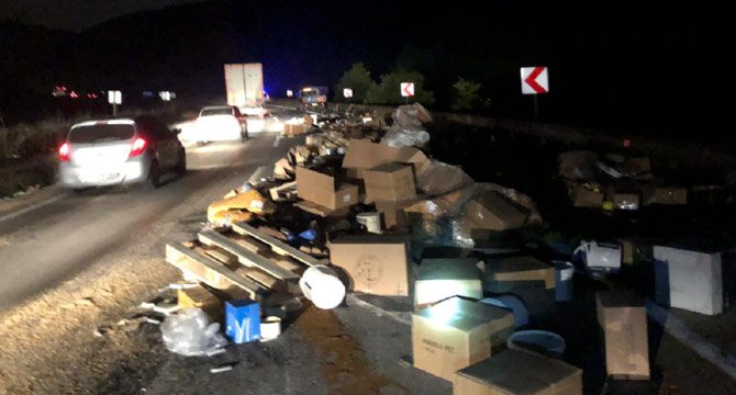 TIR devrildi, İstanbul-Bursa karayolu trafiğe kapandı: 1 yaralı