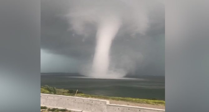 İstanbul'da sarı alarm! Sağanak, dolu ve hortum...