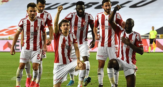 Yatabare farkı! Sivasspor 3 puanı kaptı