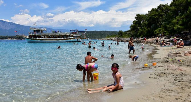 İncekum, tropik adayı andırıyor