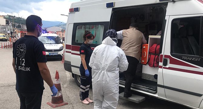 Minibüsteki yolcunun korona olduğunu sanıp polisi aradılar