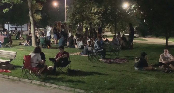 Moda sahilinde dans edip kuralları hiçe sayanlara ceza yağdı