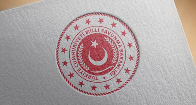 MSB: Komandolarımız 40 kiloluk çantalarla operasyon için sınır ötesine geçti