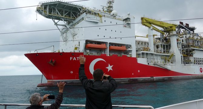 Fatih Sondaj Gemisi, Trabzon Limanı’na yanaştı