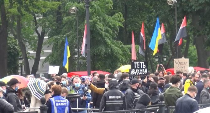 Ukrayna'da 'İçişleri Bakanı istifa etsin' protestosu