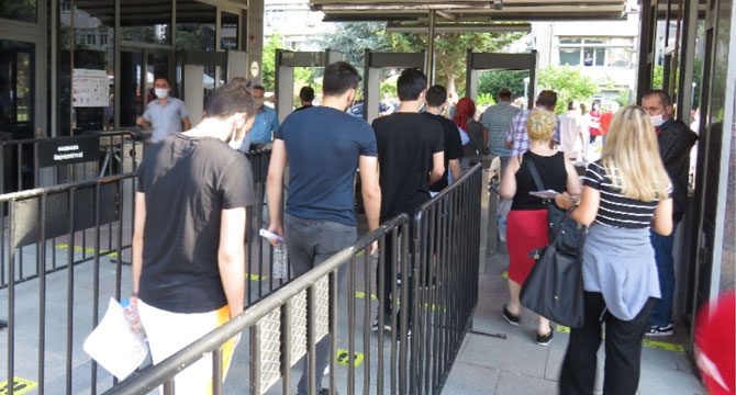 Koronavirüs gölgesinde YKS heyecanı
