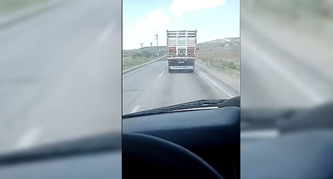 Ambulansa yol vermeyen kamyon şoförü hakkında yasal işlem