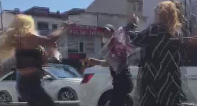 Esenyurt'ta kadınların saldırısı kamerada