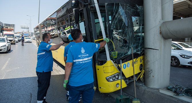Beylikdüzü'nde İETT otobüsü kazası: 19 yaralı 