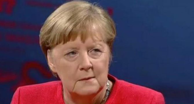 Merkel'e casus şoku: Federal Basın Dairesi'nde çalışan görevli casus çıktı