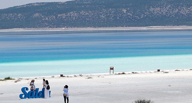 Salda Gölü'nde dikkat çeken detayı Vali paylaştı