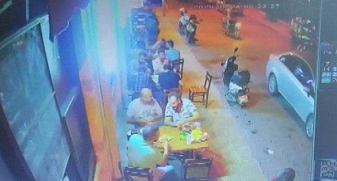 Lokantadaki 4 arkadaşa silahlı saldırı, güvenlik kamerasında