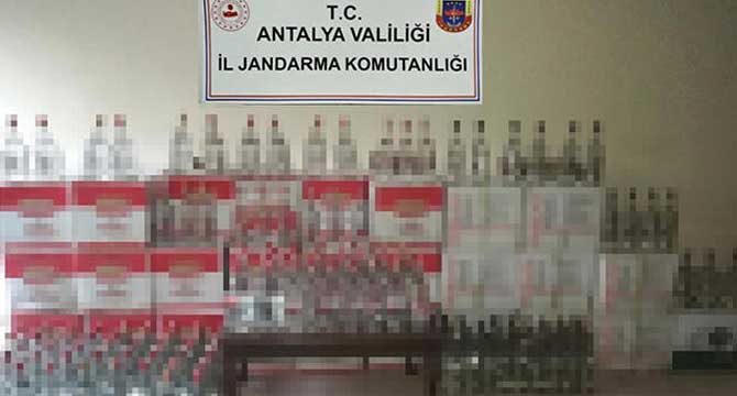 Otel deposunda, 1 ton 153 litre sahte içki ele geçirildi