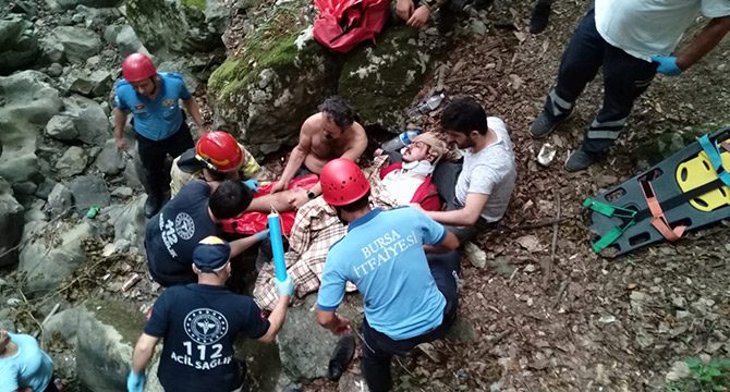 Deliklitaş Mağarası'nda 15 metreden düşen genç yaralandı
