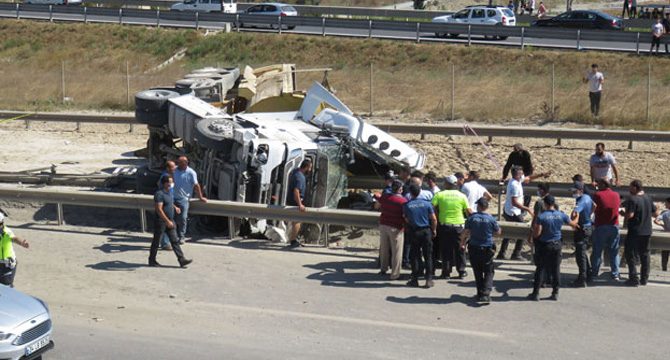 Çekmeköy'de hafriyat kamyonu kazası: 1 ölü