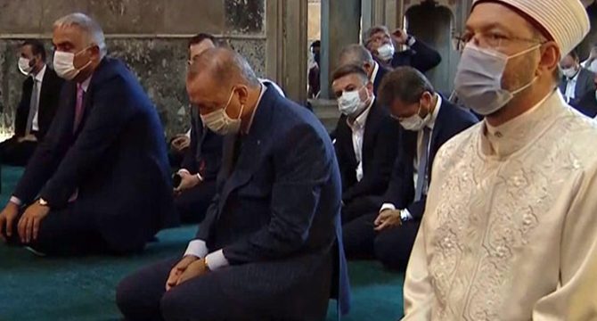 Cumhurbaşkanı Erdoğan, cuma namazı için Ayasofya Camii'ne gitti
