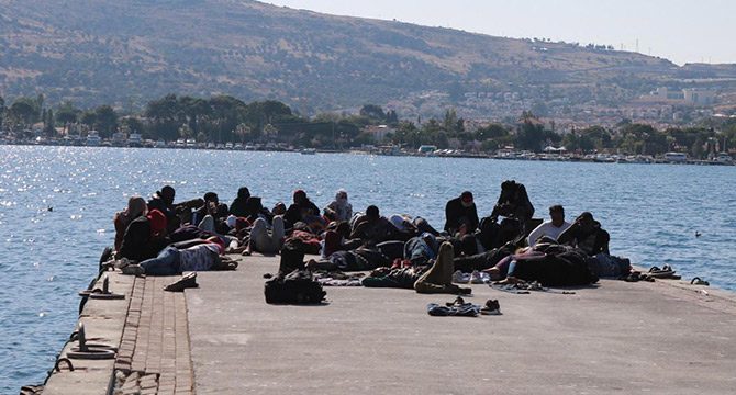 Foça açıklarında 84 kaçak göçmen yakalandı