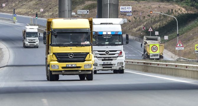 Hafriyat kamyonları hız sınırı tanımıyor