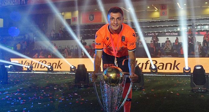 Başakşehir'in genç oyuncusu Emre Kaplan: İnandığımız şampiyonluğu kazandık