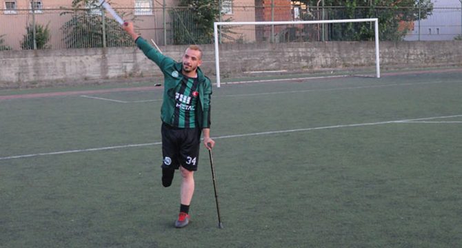 Kazada bacağını kaybetti, şimdi ampute milli takımı hedefliyor
