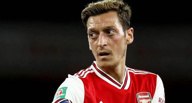 Mesut Özil: Arsenal'de oynamak önceliğim