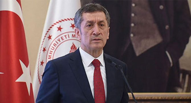 Bakan Selçuk: Okulları zamanında açmaya odaklanmalıyız