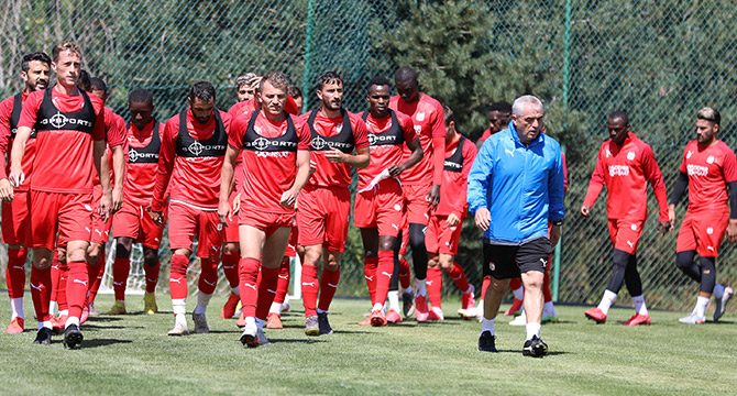 Sivasspor'da yeni sezon hazırlıkları sürüyor