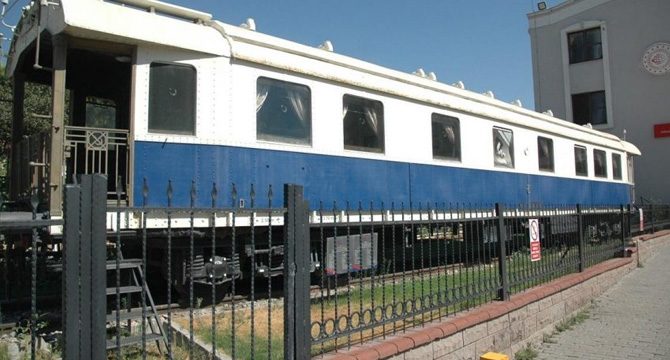 Atatürk'ün Beyaz Vagonu'na gece yarısı operasyonu