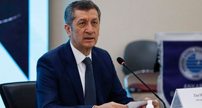 Bakan Selçuk'tan önemli açıklamalar