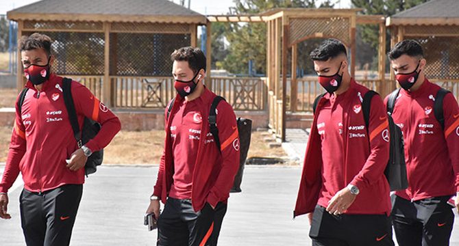A Milli Futbol Takımı, Sırbistan maçı için Belgrad'a gitti