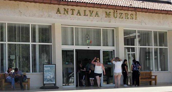 Antalya Müzesi'nde 'kayıp eser' iddiası