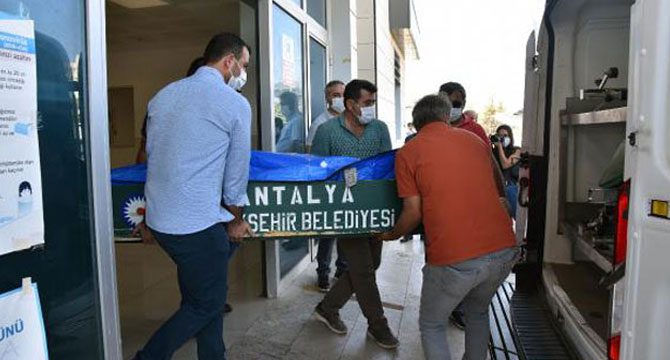 Ortağını kredi borcunun bitmesini kutlarken öldürmüş